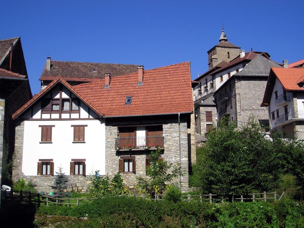 Ferienwohnung Pedroixko Etxea Uztarroz Exterior foto